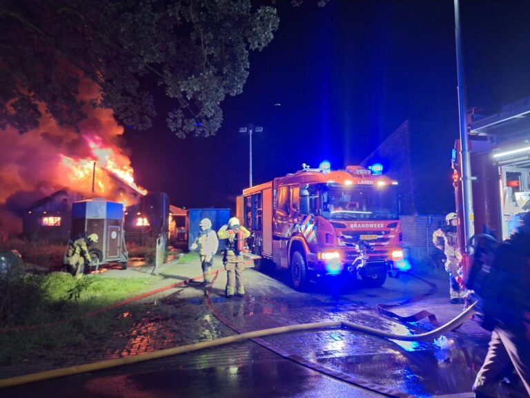 Uitruk schuurbrand Markeloseweg Laren